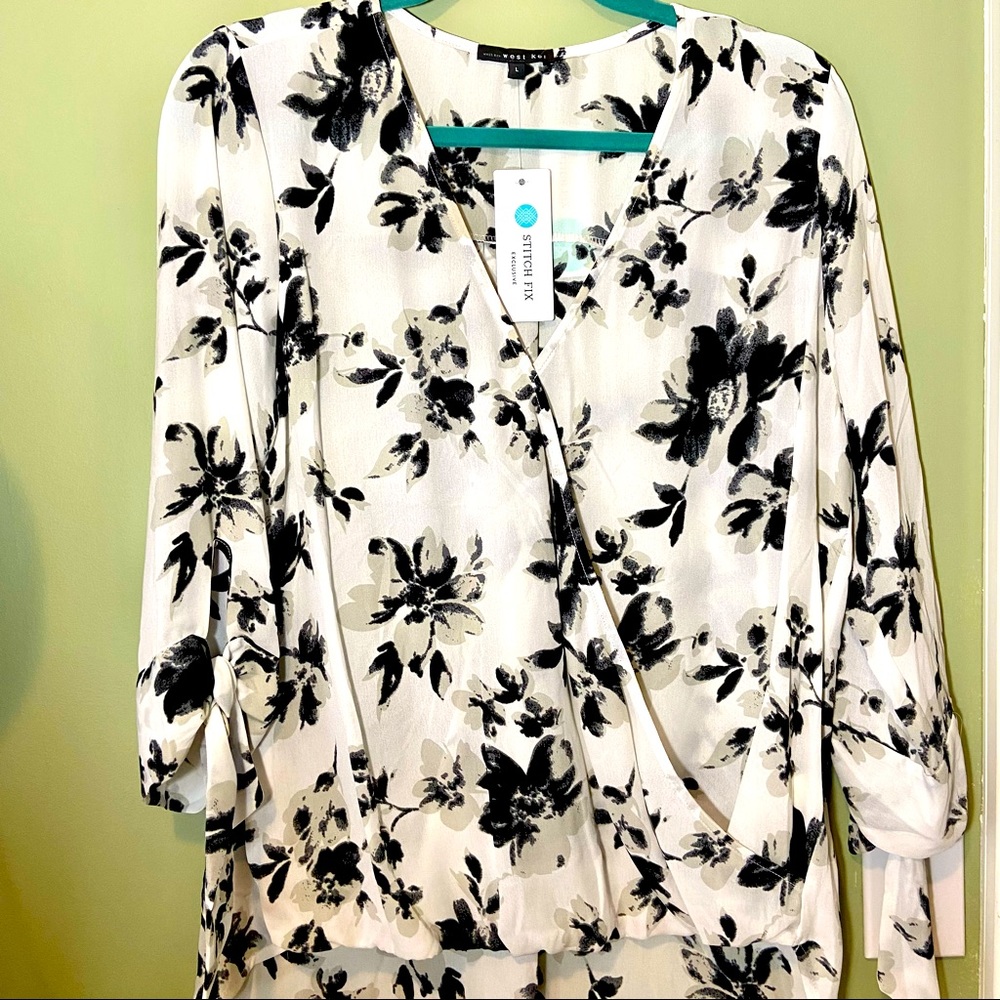 Blouse top, black and white